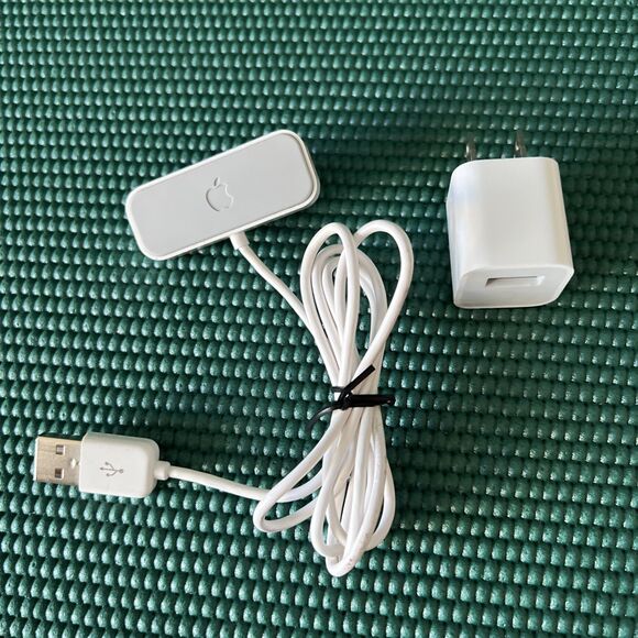 Apple iPod Shuffle A1204 Pink 2nd Generation 1GB-Charging Dock - Picture 8 of 9